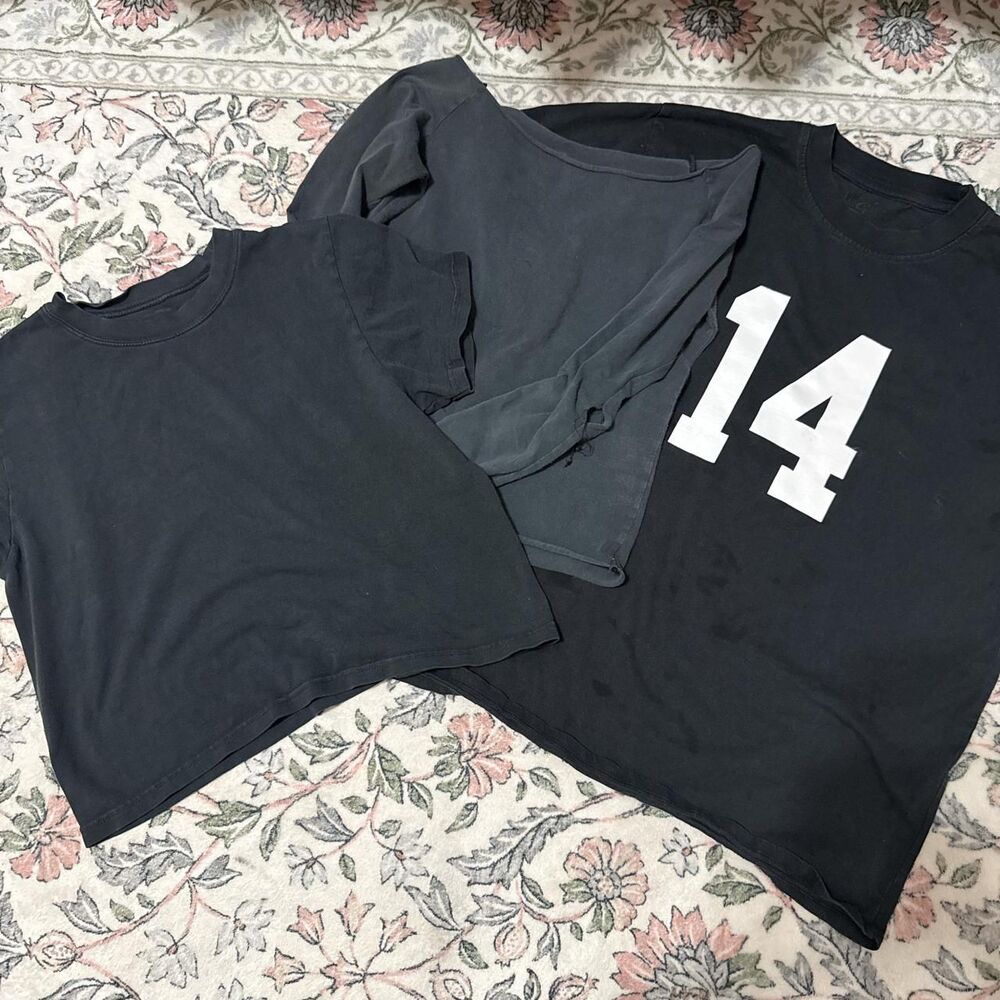 Brandy-melville Women's Black and Grey T-shirt